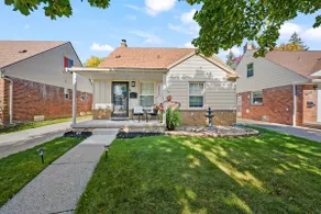 Top-Rated 4BR Dearborn Oasis | Jacuzzi • Near DTW - Image 5