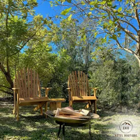 Cottage in front of a waterfall with Jacuzzi and fireplace - Image 4