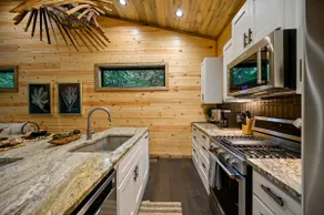 Secluded Pool Hot Tub Starlink EV Charger - Image 5