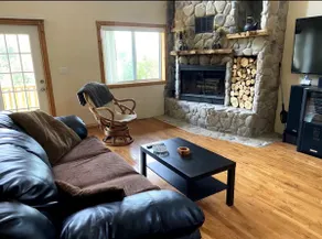 Cheerful 3 Bedroom Cabin - Image 4