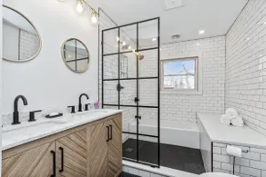 Newly renovated Retreat on 120 acres - Image 2