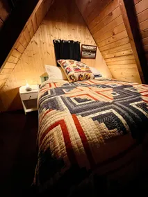 Hilltop Hideaway with Hot Tub - Image 3