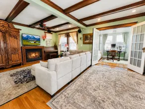 IMPRESSIONANTE RENOVATED SUNNY 1400SF 4/5BED/2BATH APARTAMENTO Vitoriano! - Image 2