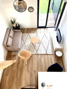 Apartment with a garden - Image 5