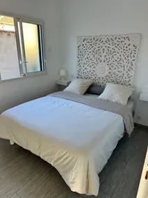 Cozy apartment with private courtyard & terrace - Image 3