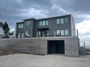 Bayfront bliss Dune Road 6BR with floating dock - Image 3