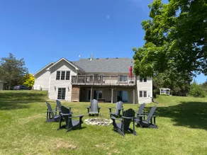 Entire home on private 7 acres stunning lakefront - Image 2