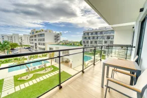 1 Bedroom Pool view Central park + Sofa Bed - Image 2