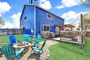 150” Theater | Sleeps 14 | Huge Deck + Fire Pit - Image 3