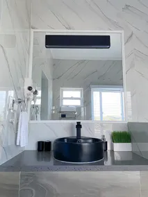 Plush Skyview Penthouse - Image 5
