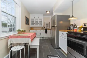 Charming Apt on Main St in Mystic! - Image 2