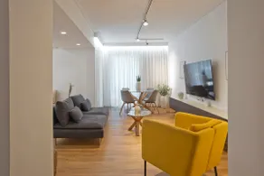 Elegance Vouliagmeni Gem Luxury Apt, Walk to Beach - Image 3