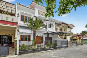 Shafira House - Modern 3BR House Strategic Location - Image 2