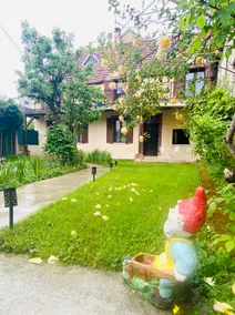 Private accommodation with garden, accessible by code - Image 4