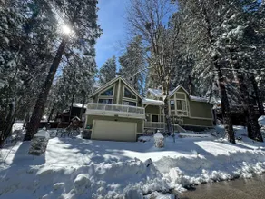 Woodsy Chic Family-Friendly Spacious Getaway - Image 4
