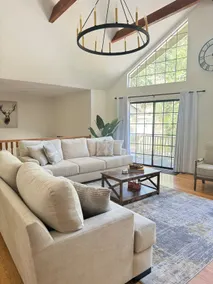 Woodsy Chic Family-Friendly Spacious Getaway - Image 2