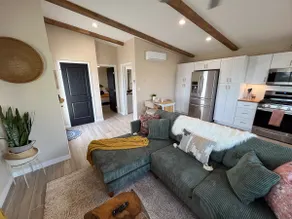 Tucson Mountain Hillside House - Image 2