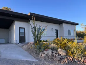 Tucson Mountain Hillside House - Image 4