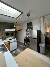 Isaac’s Apartment - Image 5