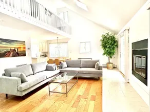 Have It All in East Hampton! - Image 2
