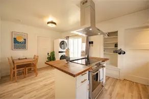 Chic Home + Chef’s Kitchen near UIUC, Carle, DT - Image 2