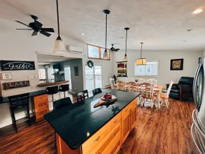Lakefront Retreat w/ Year Round Hot TUB - Image 4