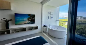 Cozy Suite - Private Jacuzzi and Ocean View. - Image 2