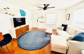 Cozy Cottage w/ Park Views, Monthly Stays Avail! - Image 3