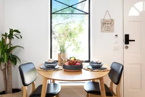 Bentleigh Private 1BR 5min Train Cafes Quiet Cozy - Image 3