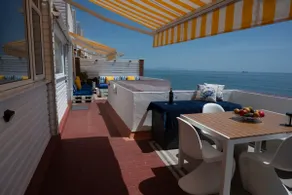 Beachfront Apartment - 2 Terraces - Stunning Sunrises - Image 2