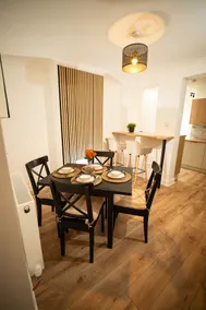 Spacious - Sleeps 5 - Garden - Close To Sea - Image 3
