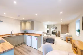 *Luxury Apartment 2min from City - Image 2