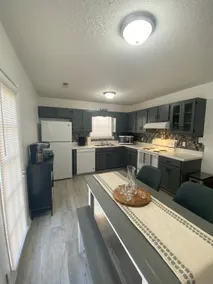 Central Charm 3 br/ 2 bath house - Image 3