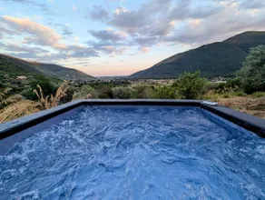 Italian Villa with Sea and Mountain Views - Image 2