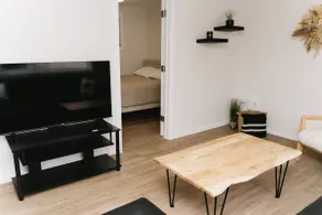 Cozy modern 2 bed one bath house - Image 4