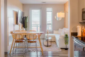 Peaceful suite in Boston with city views - Image 3