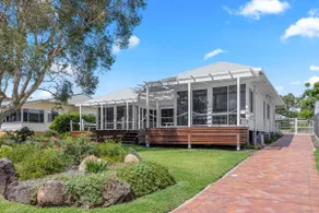 Esplanade Ease - Absolute Beachfront in Hervey Bay - Image 3