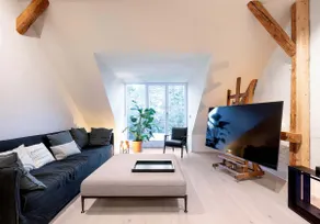 Space for friends, conviviality and relaxation - Image 3