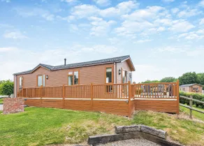 Oak Place (Partial Lake View) - Image 4