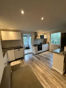 Reasonable house, free parking and many amenities - Image 3