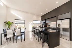 Zenith Escapes Your Quintessential 4BR Haven - Image 2