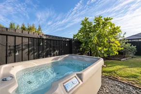 Zenith Escapes Your Quintessential 4BR Haven - Image 4