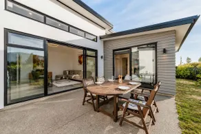 Zenith Escapes Your Quintessential 4BR Haven - Image 3