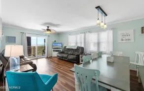 Perfect Family Getaway Steps to Beach and pool. - Image 2