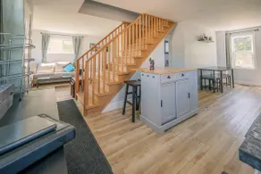 Entire Cottage on Queen (3 min Beach) - Image 2
