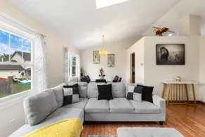Family Haven in Streamwood | Ideal for Stay Long - Image 3