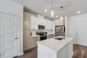 Cozy 1br New Building W. Midtown - Image 5