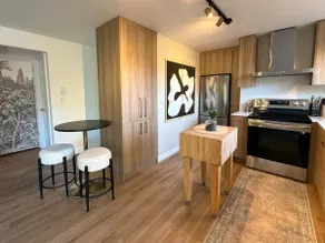 Freshly Renovated Apartment - Image 5