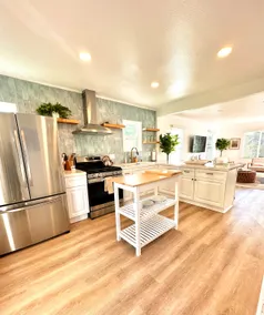 Ventura Coastal Hideaway - Image 5
