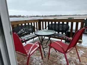 Cozy, Modern 3-Bedroom Townhome in Red Deer - Image 3